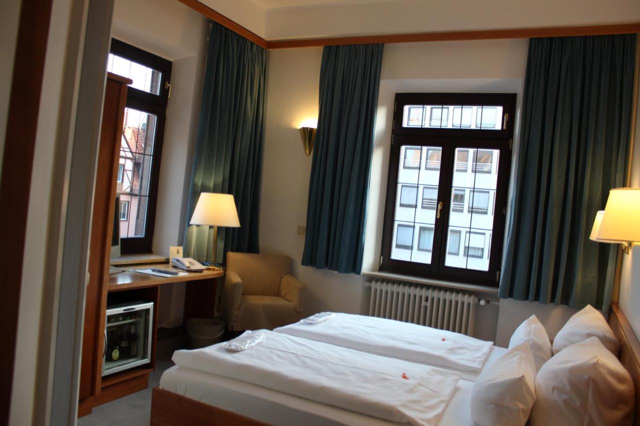 Hotel Deutscher Kaiser Nuremberga Quarto foto